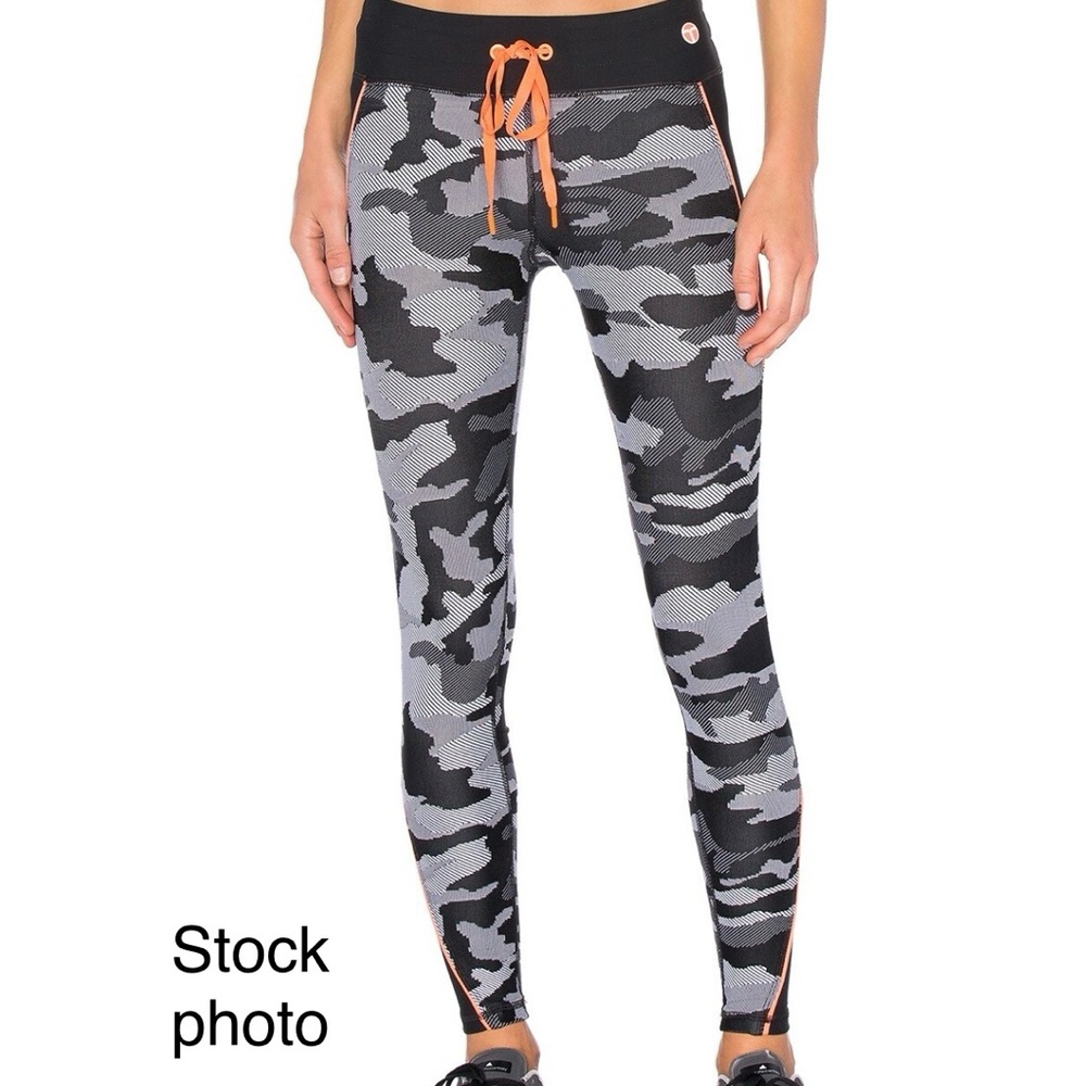 BNWOT TRINK TURK TEXTURED CAMOUFLAGE LEGGINGS / JOGGERS